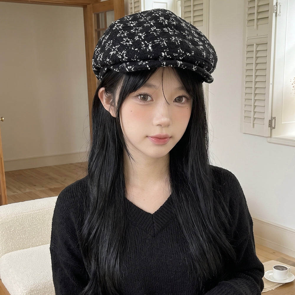 La petite casquette à motifs floraux, de style français, convient aux femmes du quotidien