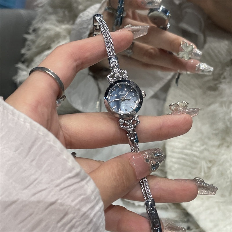 Montre en alliage élégant et minimaliste pour femmes