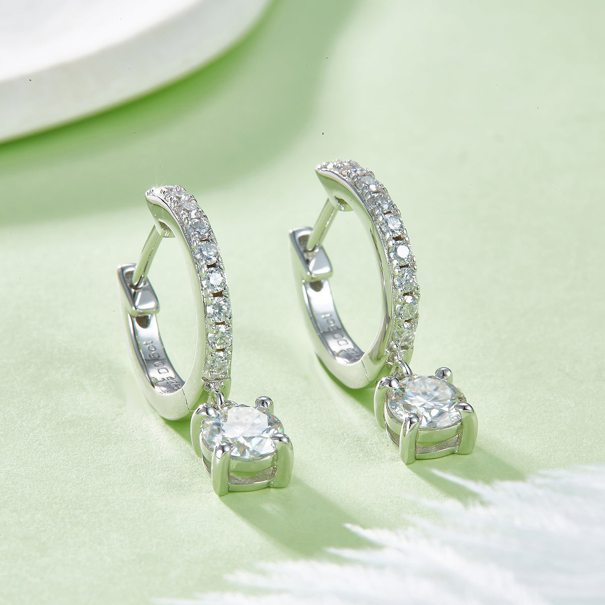 3g S925 Boucles d'oreilles en acier massif en mossanite boucle d'angle de 5mm avec boucle de pave et Cert