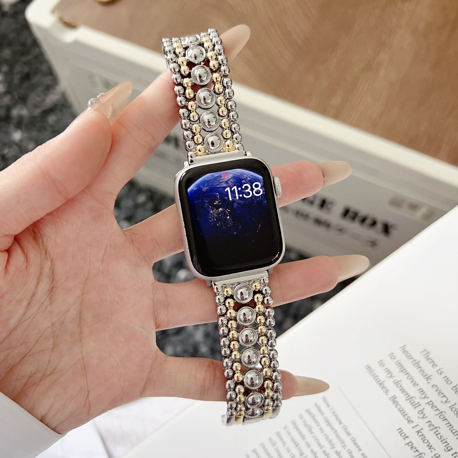 Bracelet en métal rond à cinq perles