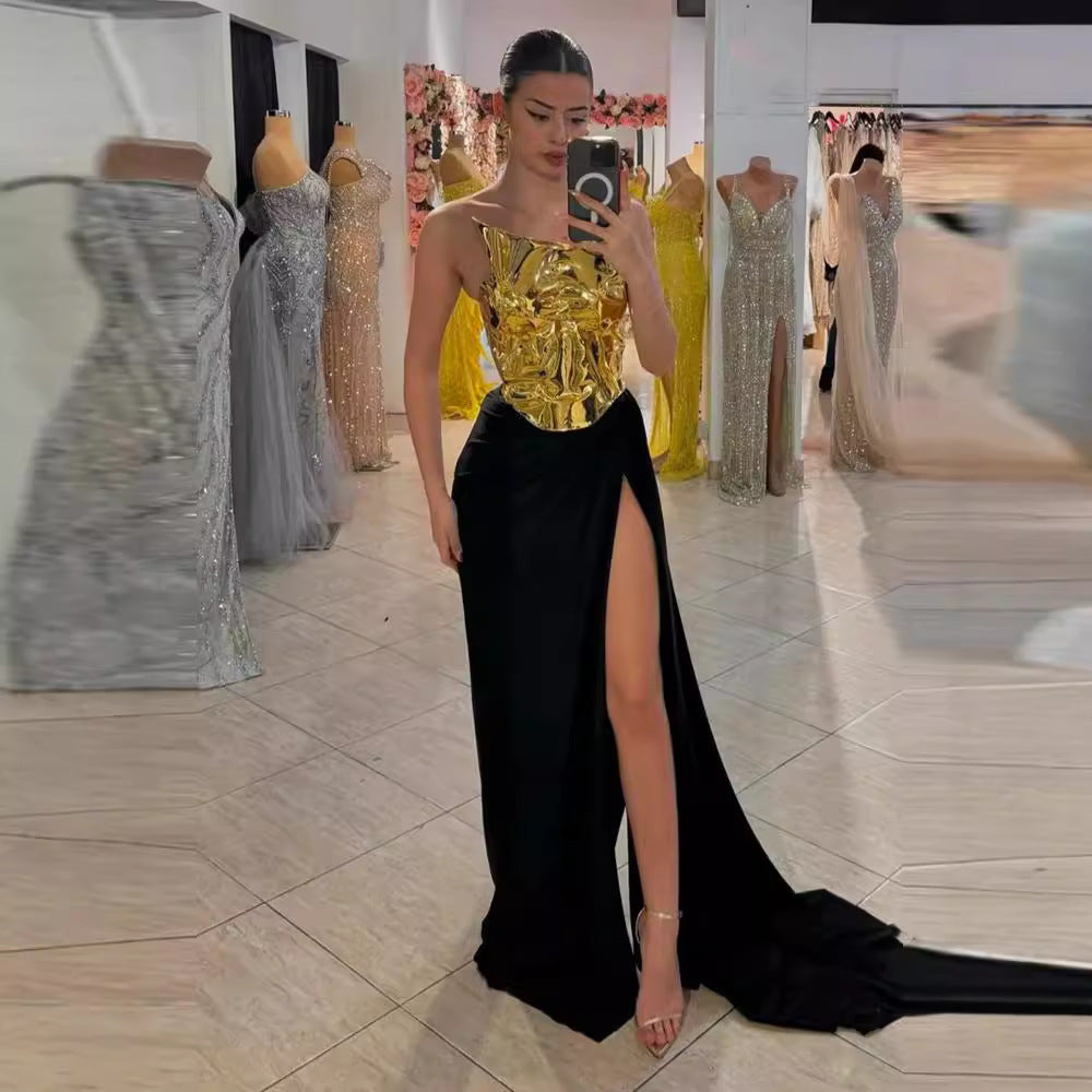 Une épaule en cuir Top Slit Mop Robe noire Deux-pièces Set Sexy Laçage Arrière léger