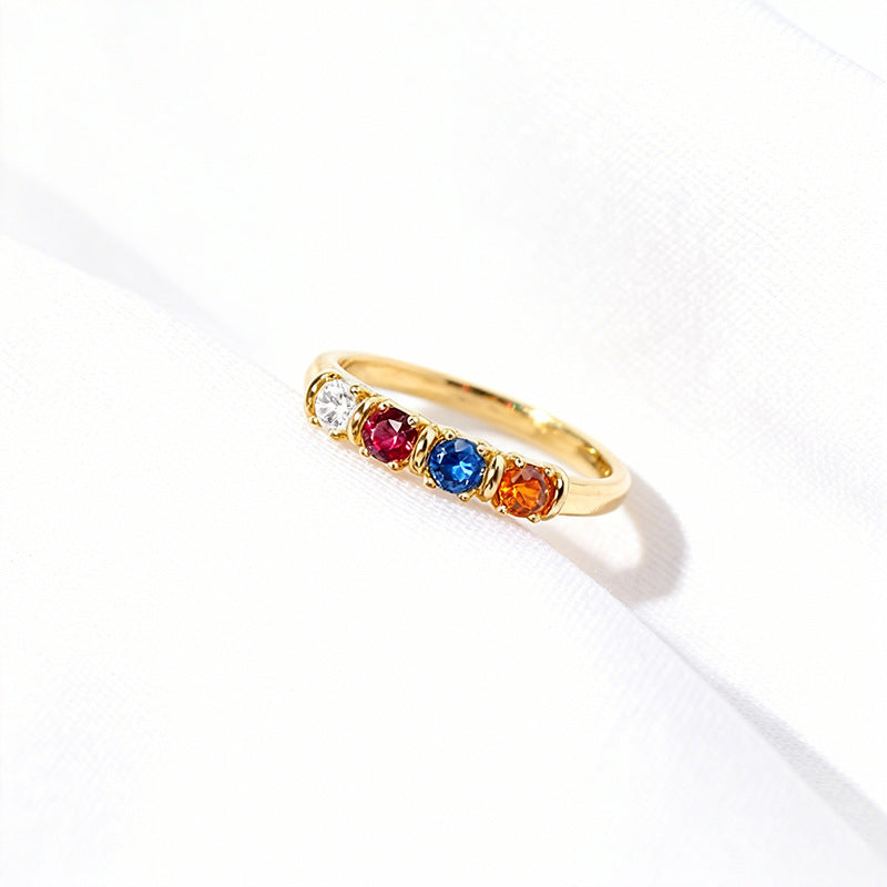 Anneau de Zircon à la mode et tendance