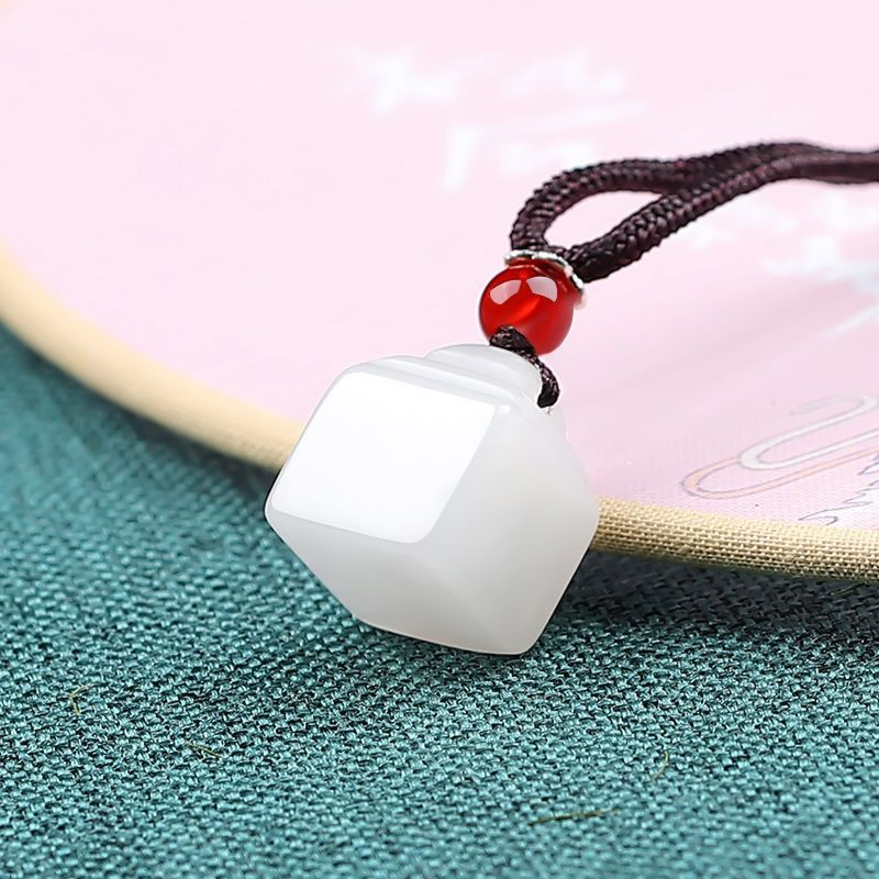 Hetian Jade Or Soie Jade Petit Sceau Jade Pendentif Chinois Style Petit Collier de Poids Uni