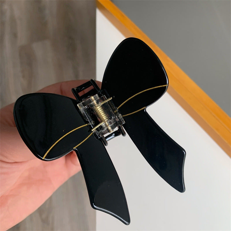 Fermoir acide acétique papillon doux et éblouissant