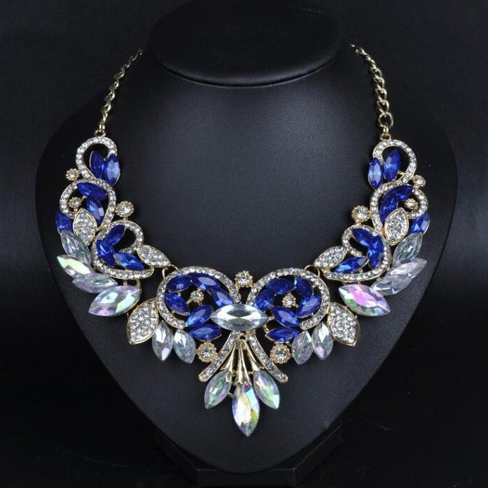 Collier de fleurs en alliage de diamant pour les femmes