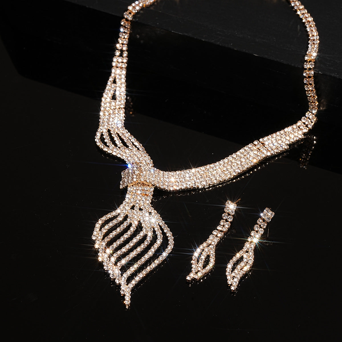 Haute qualité Chaîne de clavicule Mode Grandeur Personnalité Bijoux costume