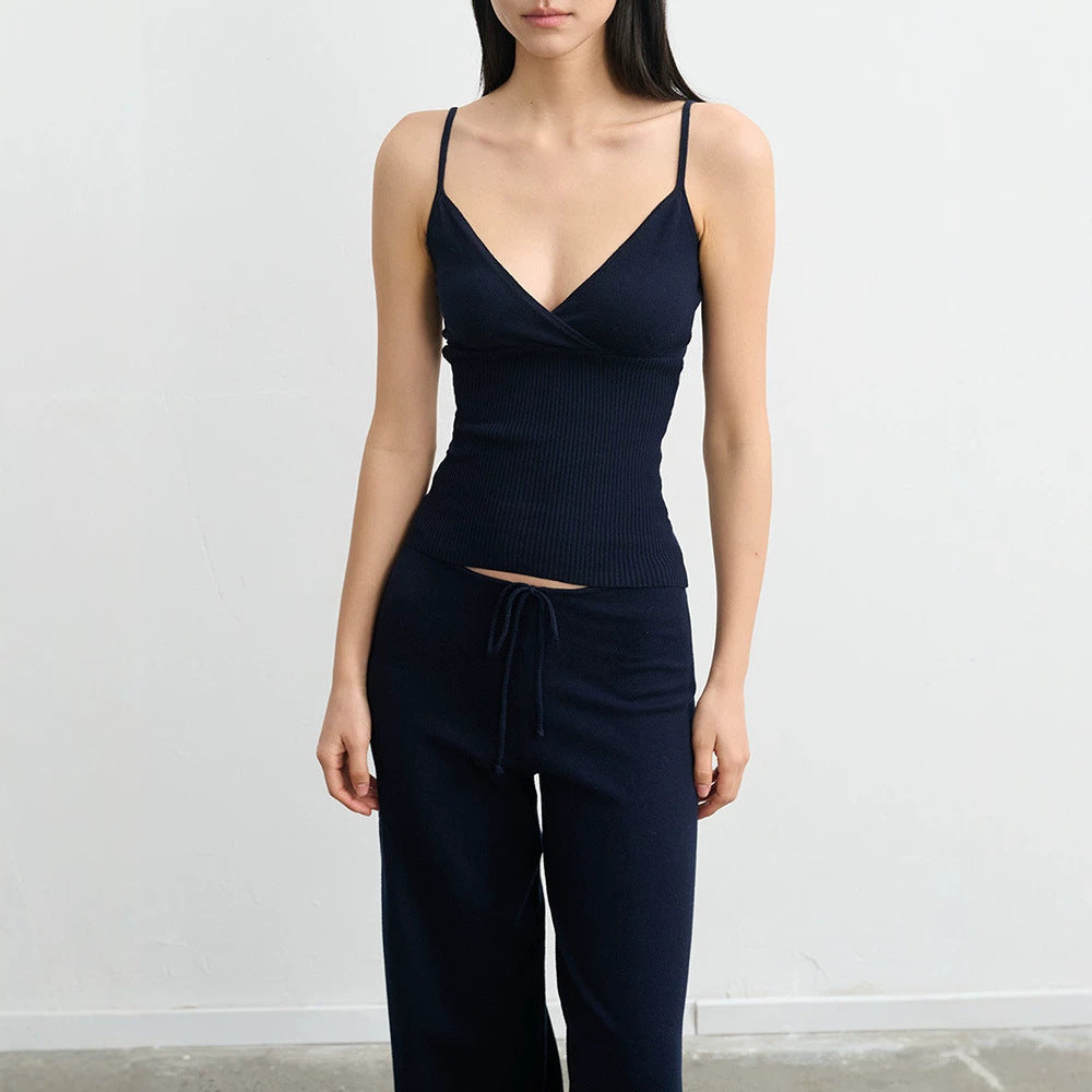 Camisole tricotée et pantalons de flatteur à large jambe