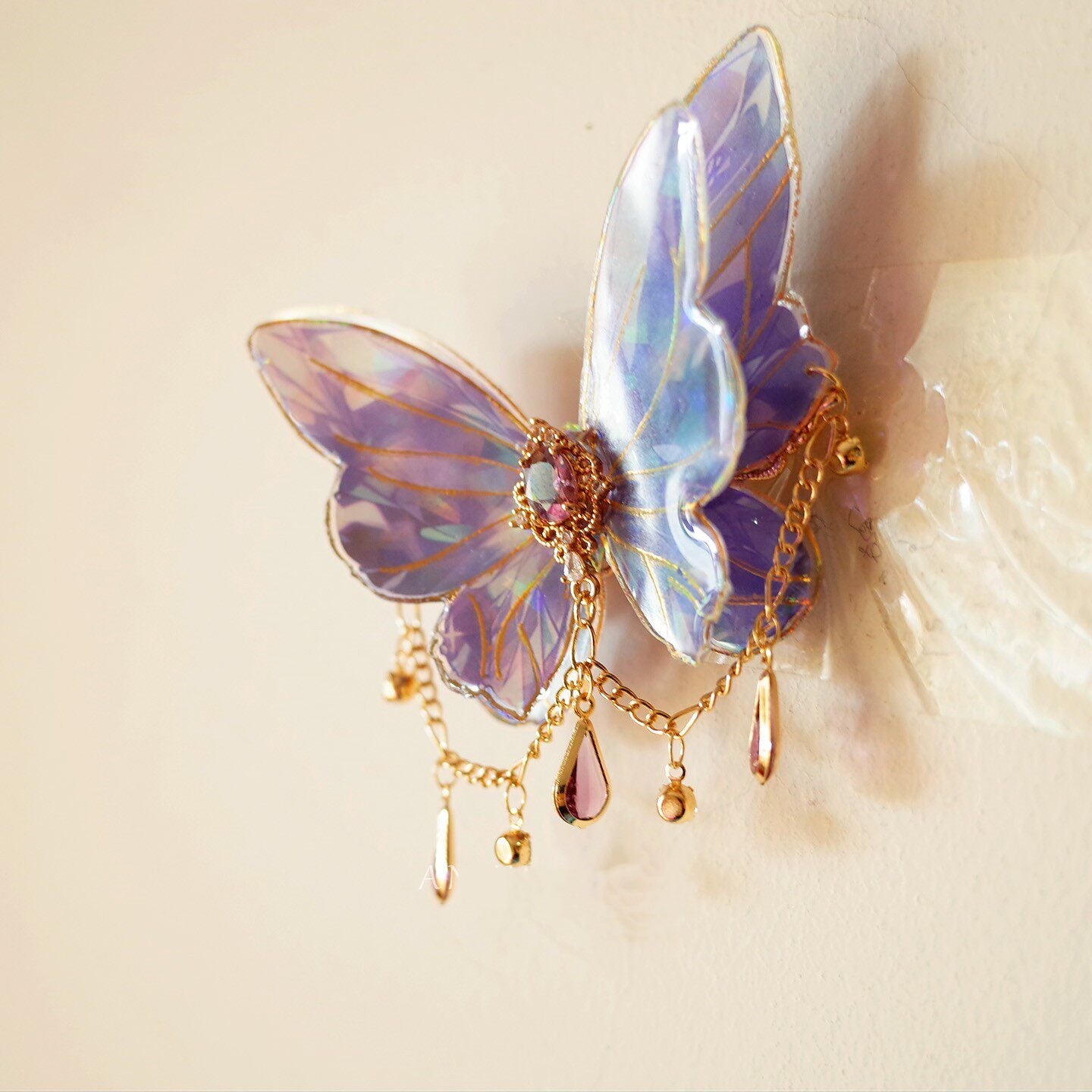 Retro Tassel-décorated Laser-Effect Purple Butterfly Hair Clip