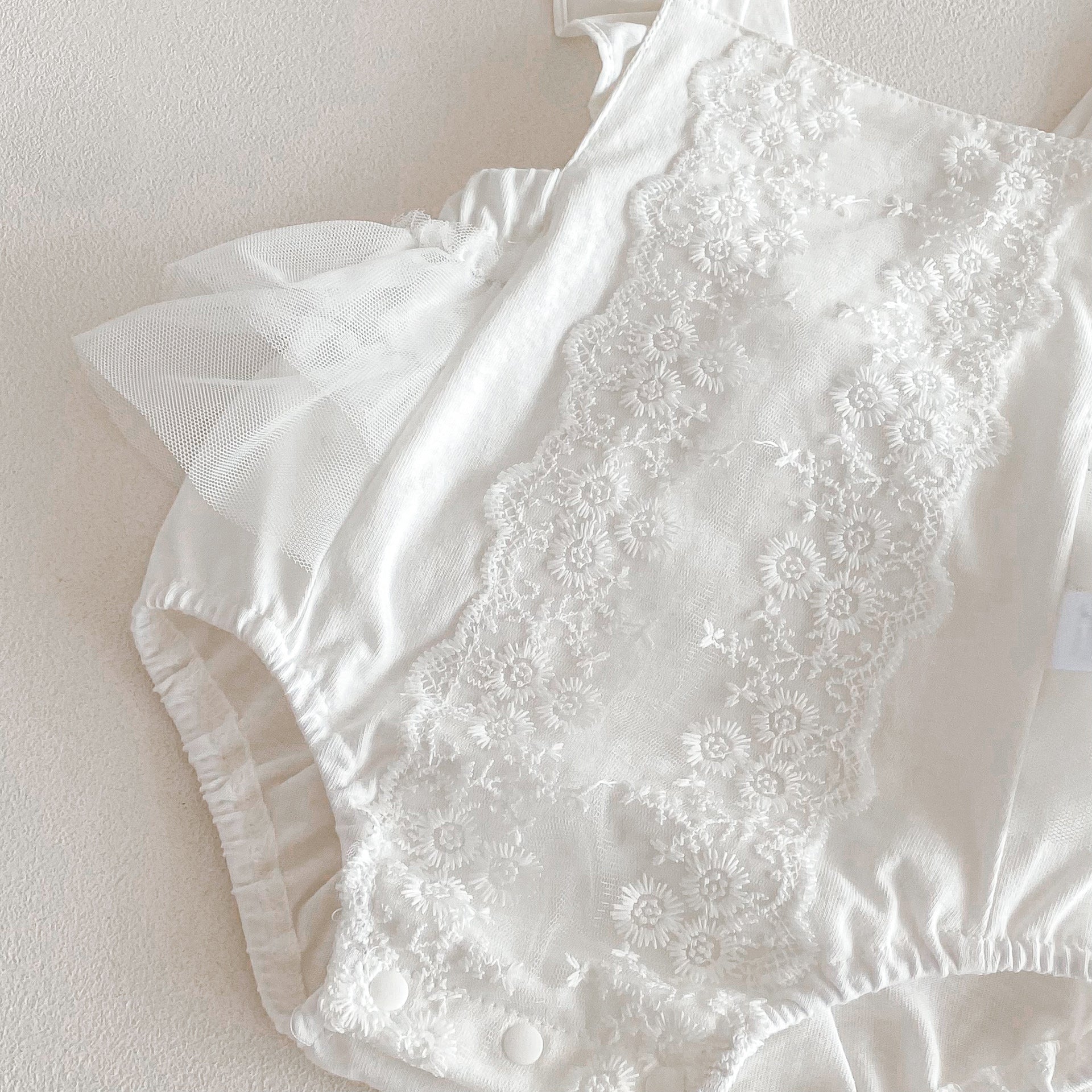 Romper de dentelle d'été pour les filles de bébé