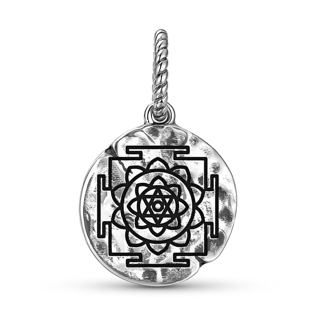 Gayatri Symbole 925 Argent Sterling Textured Dangle Charm pour bracelets de charme
