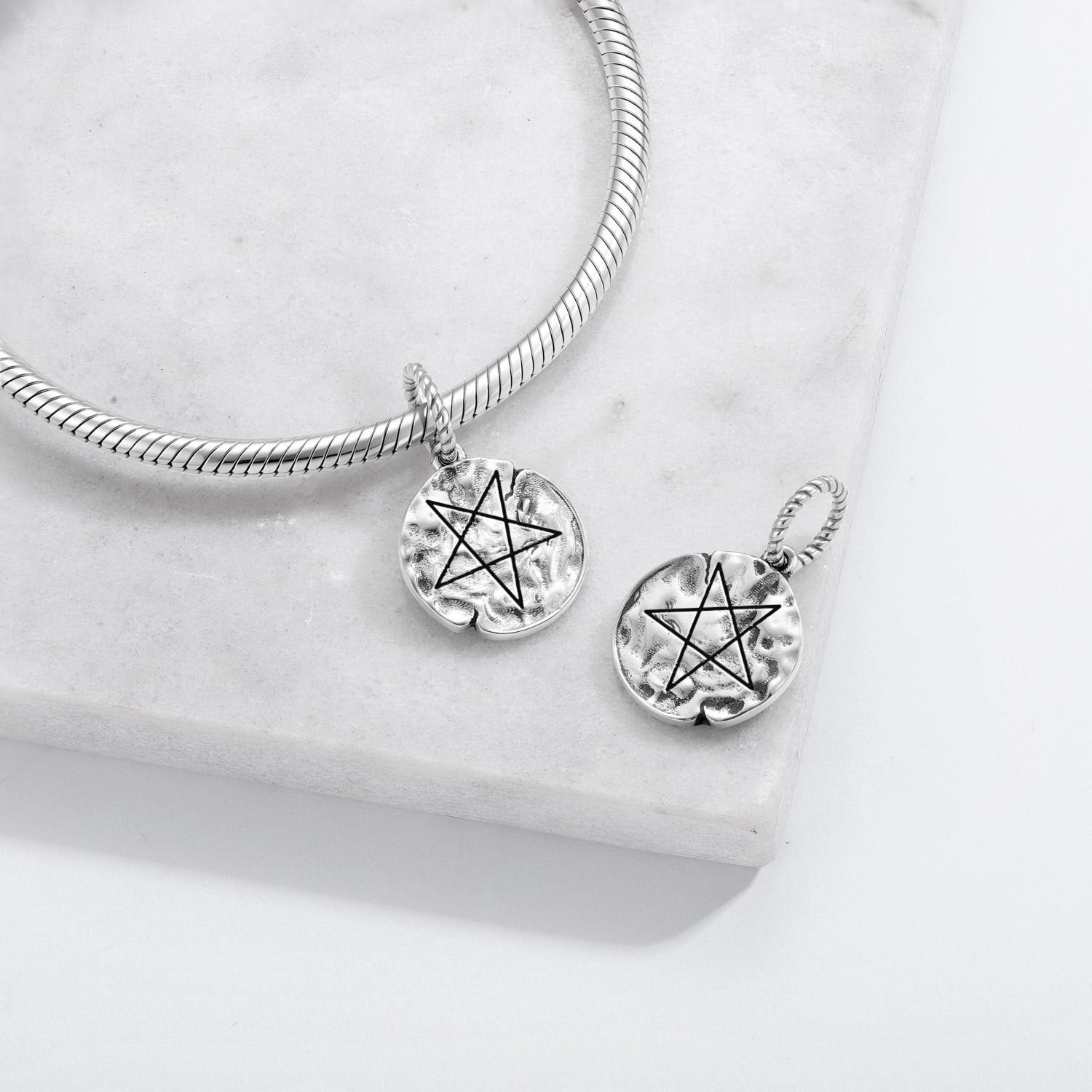2ème degré Wiccan Symbole 925 Argent Sterling Texture main Dangle Charm pour bracelet de charme