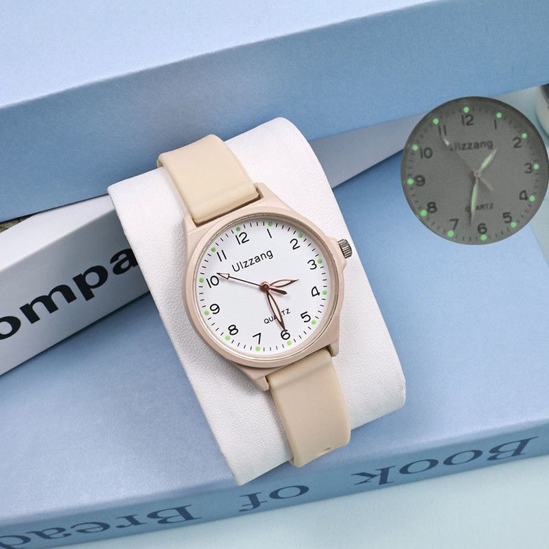 Montre haute-fashion conçue spécifiquement pour les étudiantes du collège et du lycée