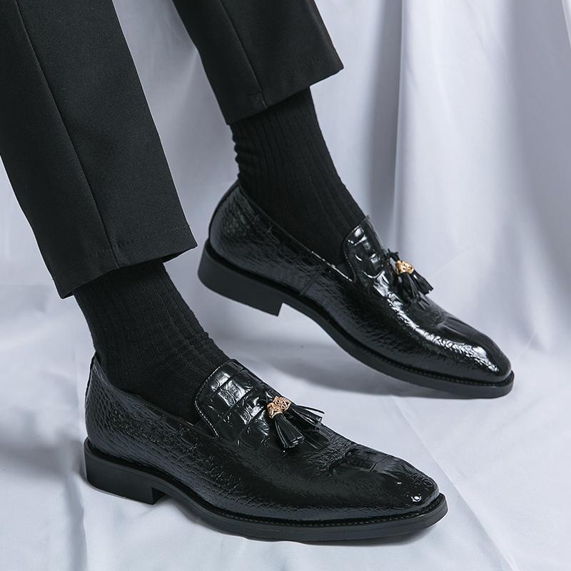 Hommes modèle coréen Crocodile-pattern Embossed Tassel Chaussures en cuir