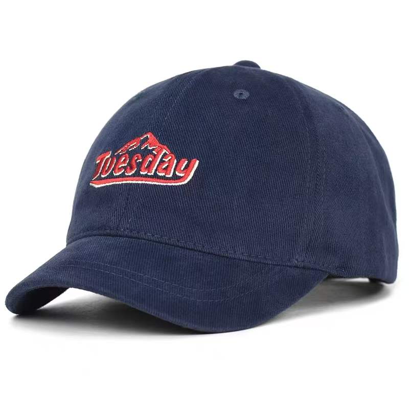 Hommes et femmes's Short-brimmed Mountain Peak Lettered Soft-top Simple Casual Style Baseba