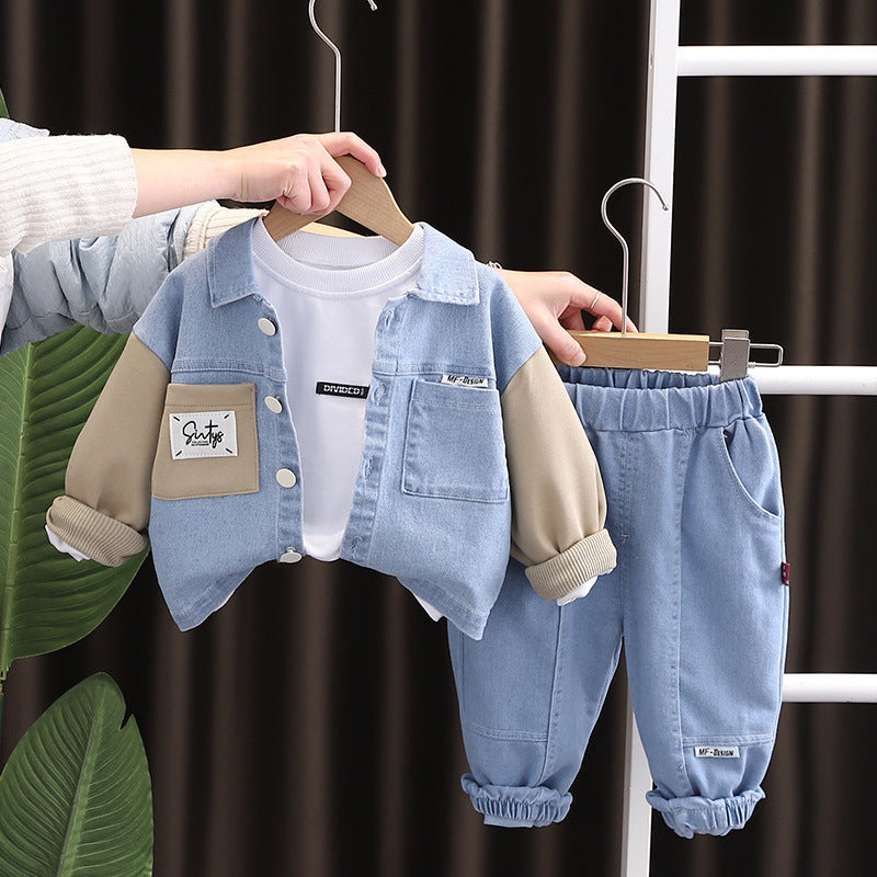 Le printemps et l'automne pour la mode enfantine et enfant