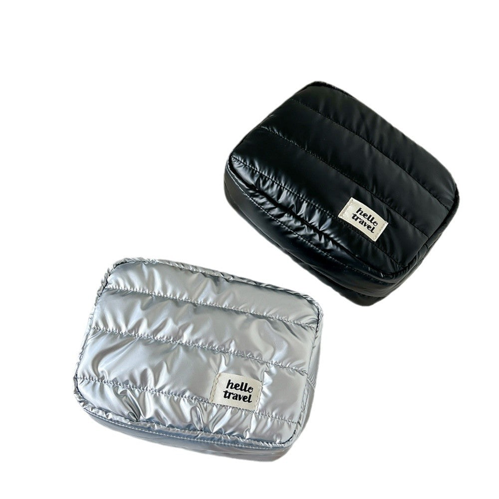 Sac de maquillage élégant de taille moyenne avec finition perle subtileElégant et spacieux