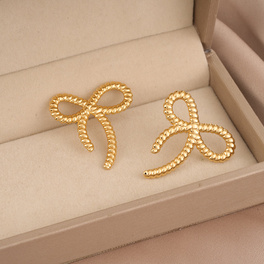Boucles d'oreilles européennes et américaines tendance Chanel-Style Bowknot pour les femmes