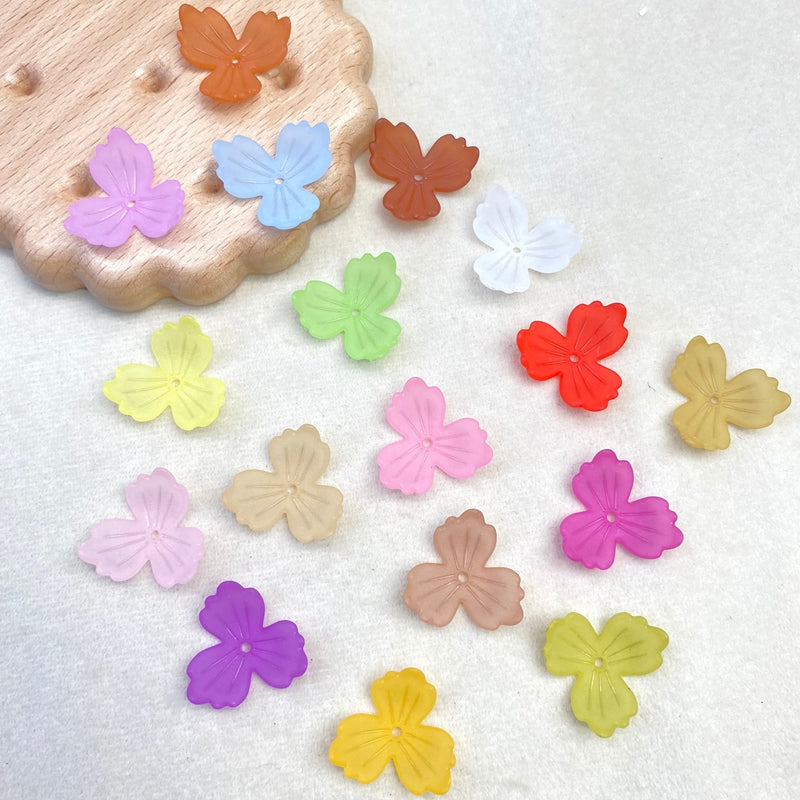 Perles de fleurs acryliques 3-Petal givrées