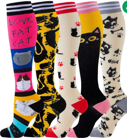 Chaussettes à étirements de calf rayées à coeur