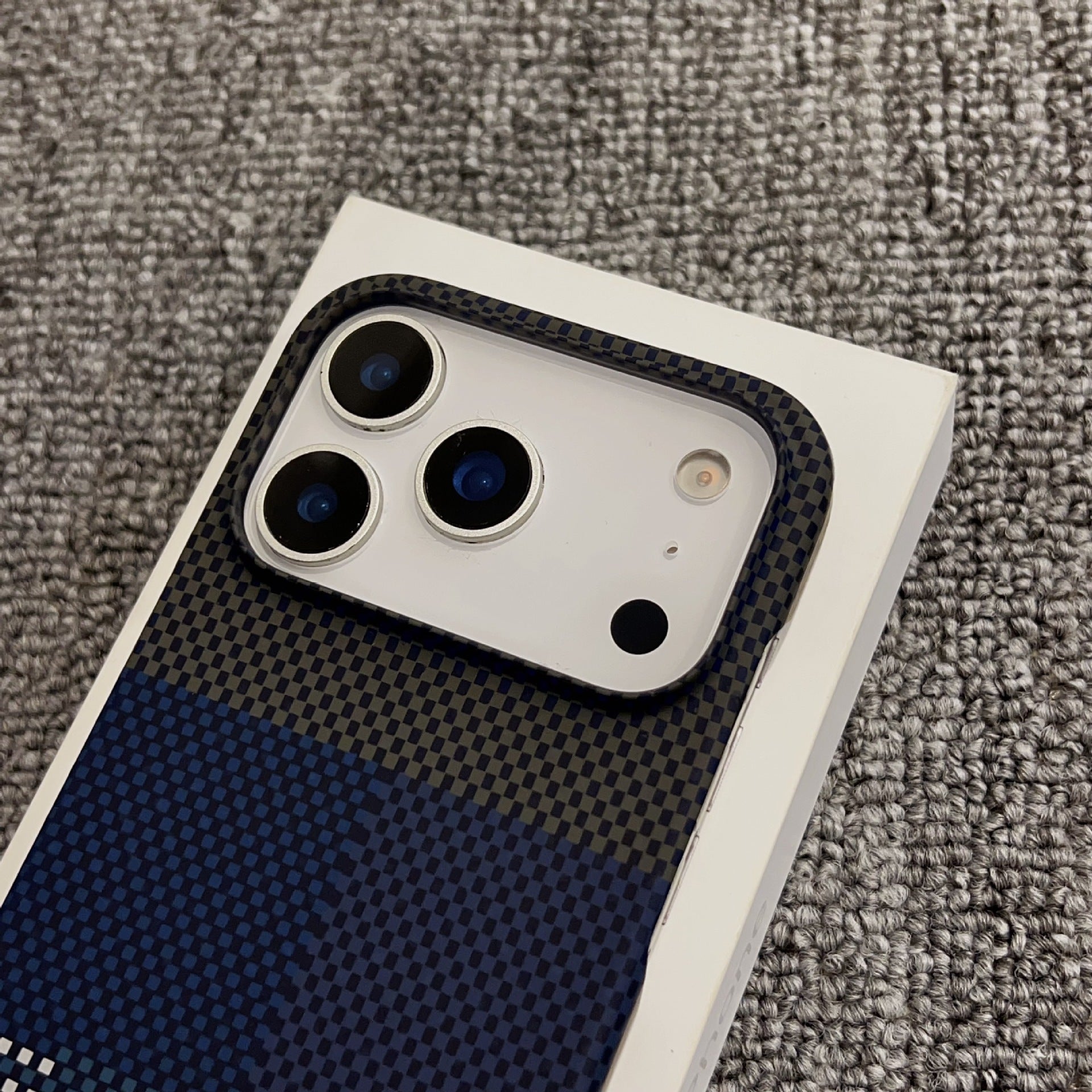 Boîtier de téléphone magnétique en fibre de carbone Kevlar