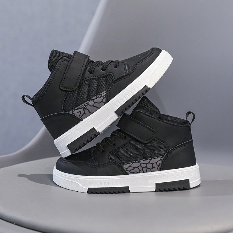Casual athletic shoes for kids