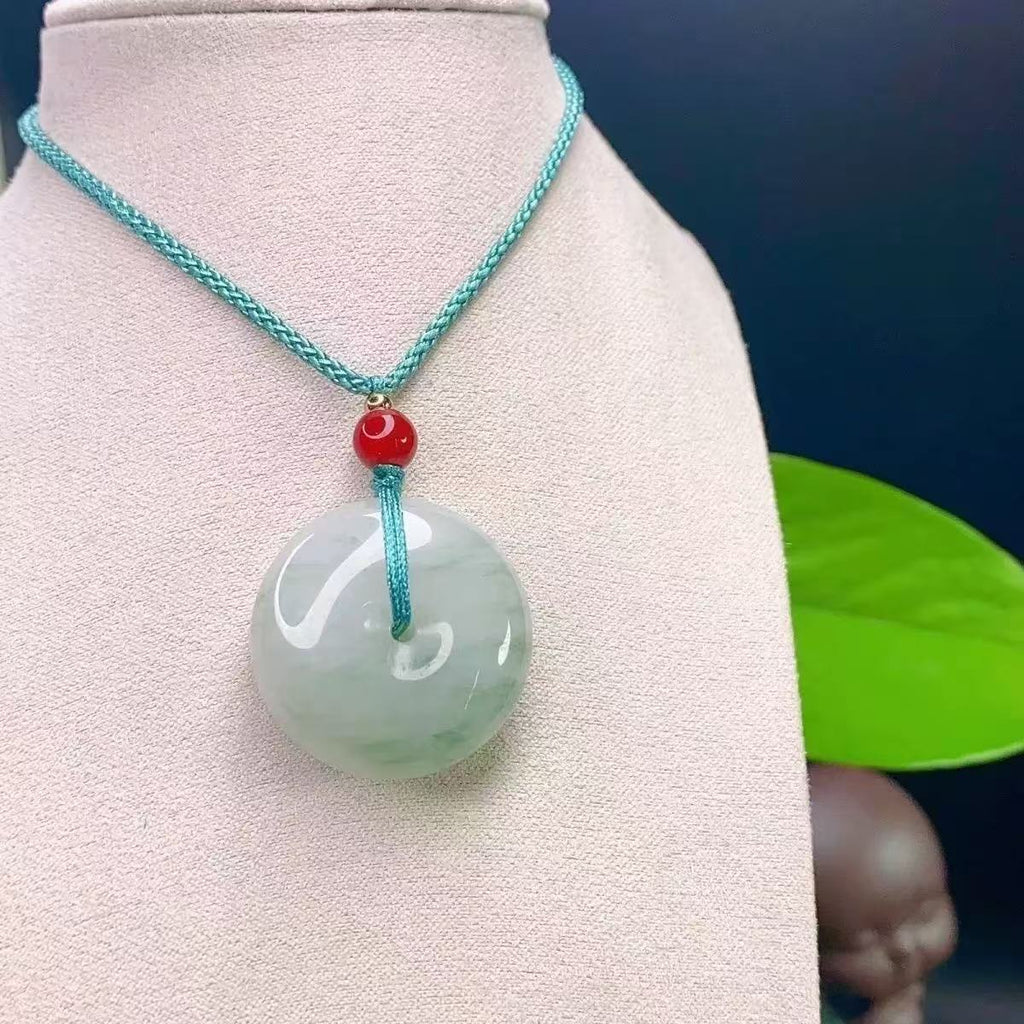 Natural Xinjiang Gold Silk Jade Tianshan Pendentif de paix vert avec chaîne