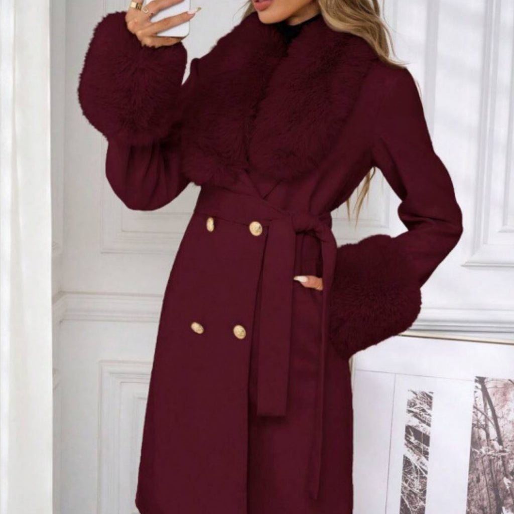 Élégant manteau de tranchée à deux seins avec une ceinture de cravate