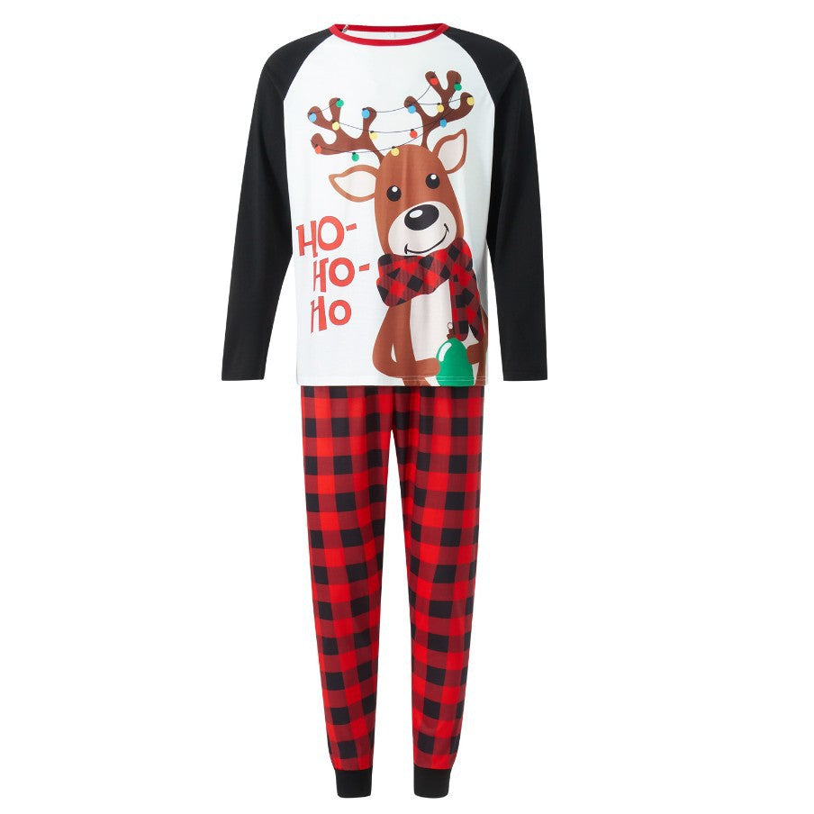 Costume d'automne pour la famille parent-enfant