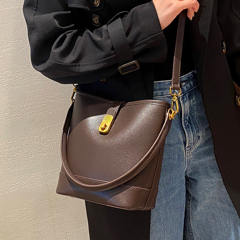Retro Light-Luxury Épaule en cuir teinté aux légumesCrossbody Bag