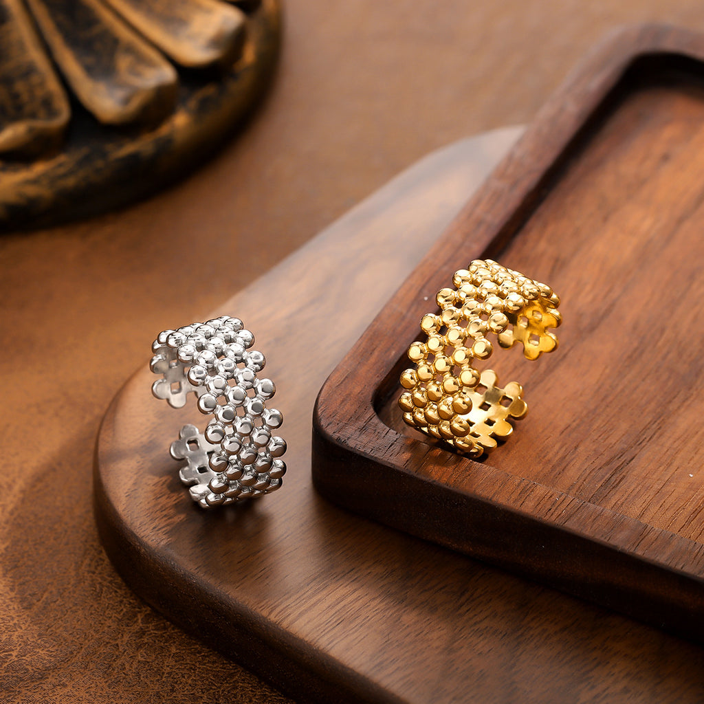 European And American Light Luxury Retro Titanium Steel Ring Gold Collection Niche Design