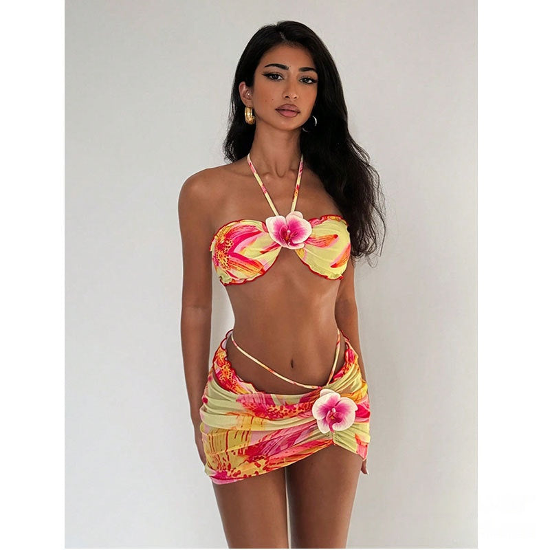 Ensemble de trois pièces de bikini à col haltère imprimé
