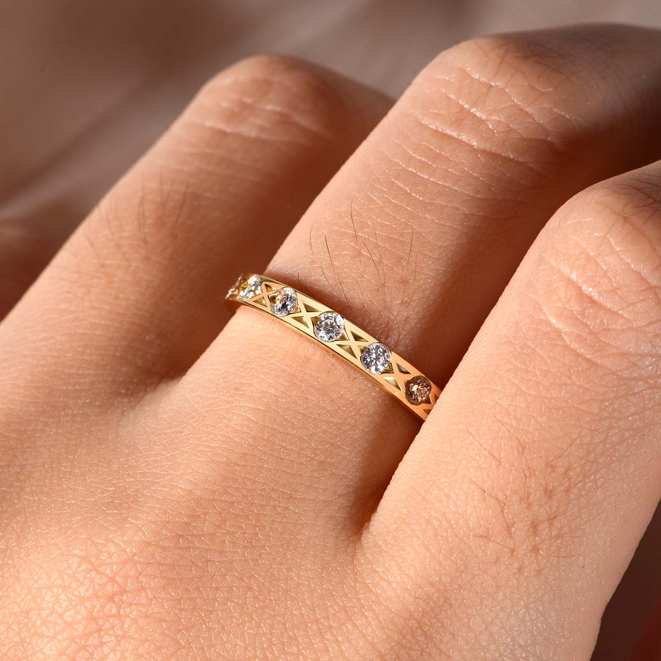 S925 Argent Or plaqué 14-Stone Moissanite X-Pattern Anneau d'éternité 1,9g D Couleur VVS1 US S