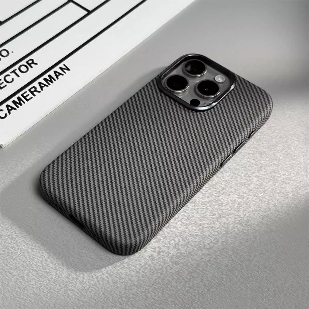 Applicable fibre de carbone grain magnétique absorbant en cuir boîtier de téléphone léger Twill protection