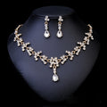 Boucles d'oreilles et colliers en Strass Pearl