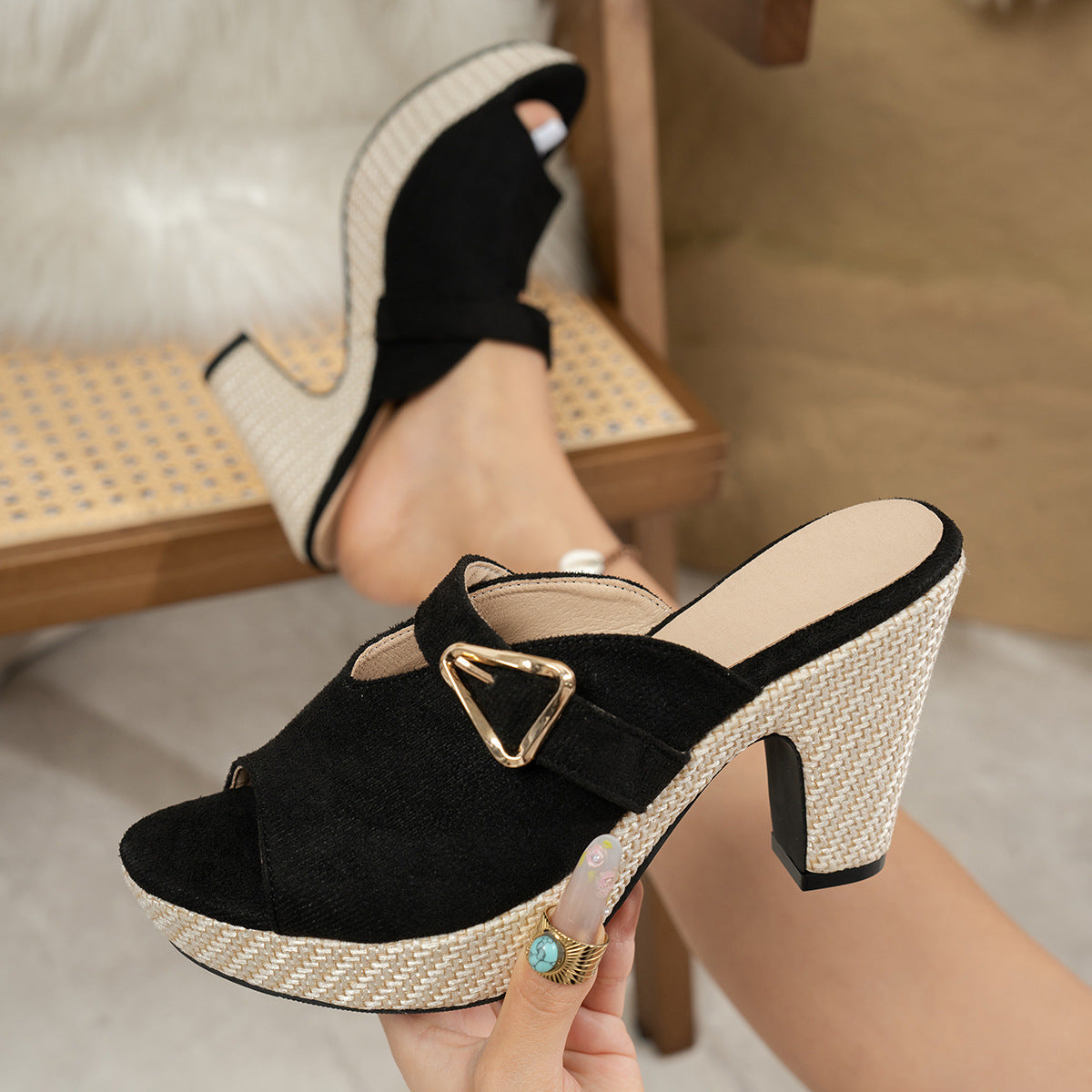 Sandales de grande taille pour femmes de couleur solide mode