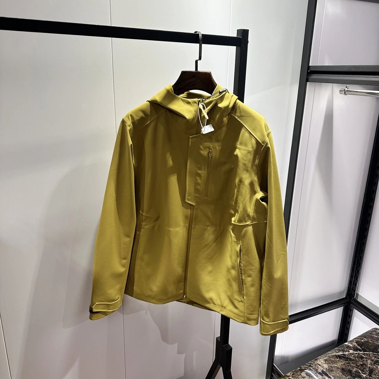 Veste à capuche à capuche avec ruban adhésif pour homme