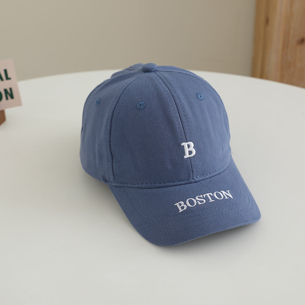 Lettre brodée de couleur unie BOSTON - Une simple et modeable casquette de baseball pour enfants F