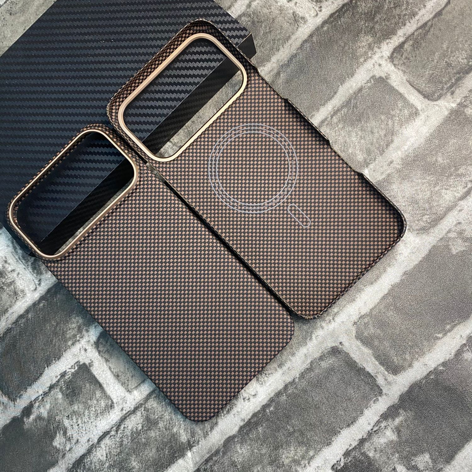 Housse de protection en fibre de carbone pour téléphone Kevlar compatible magnétique