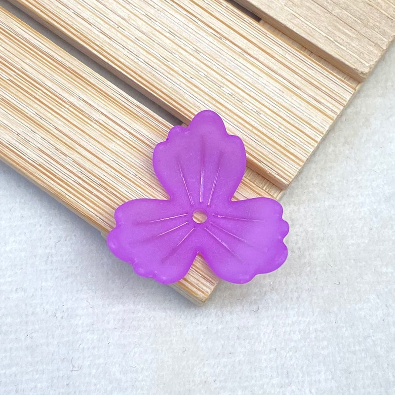Perles de fleurs acryliques 3-Petal givrées