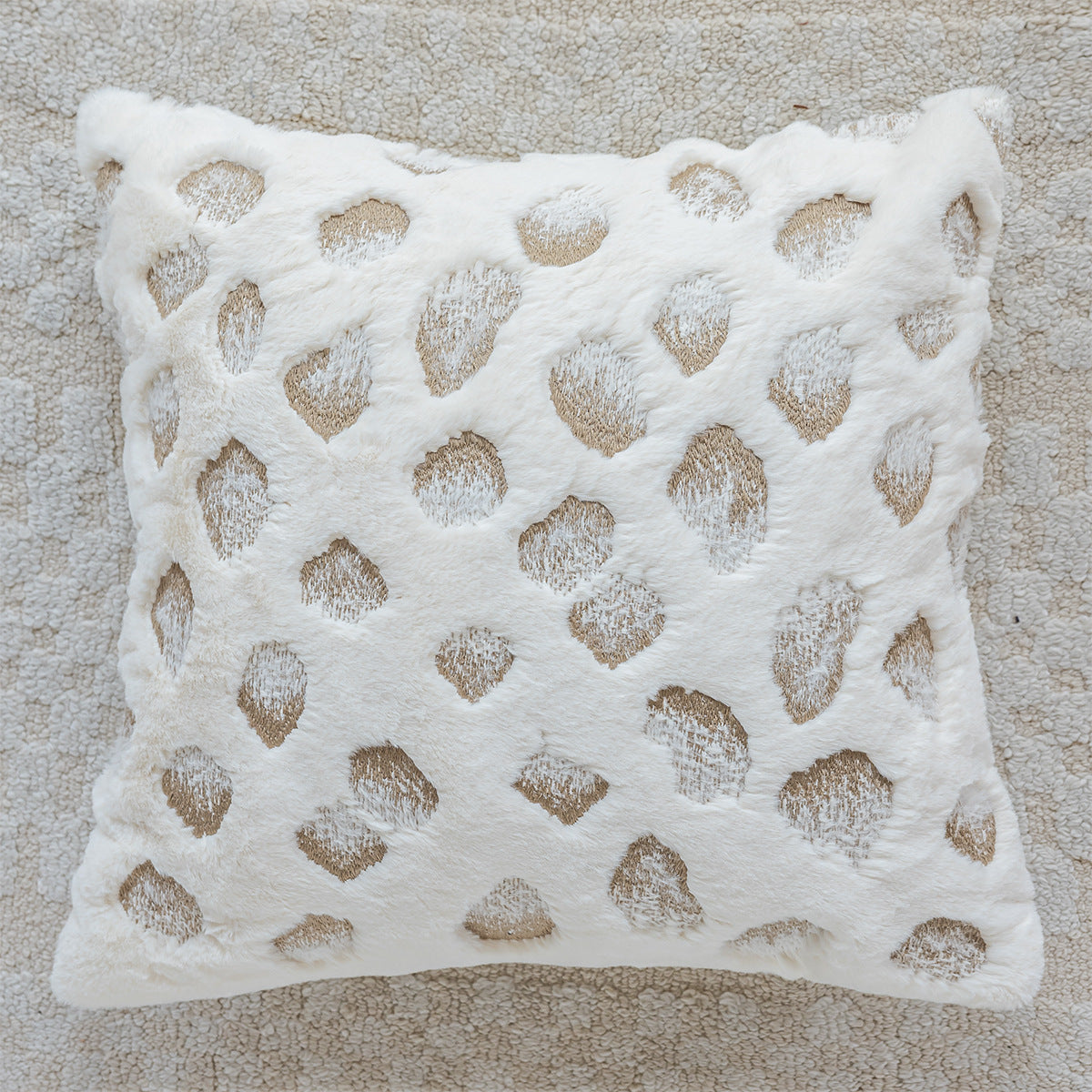 Coussin de canapé brodé Minimalist moderne avec une finition luxueuse