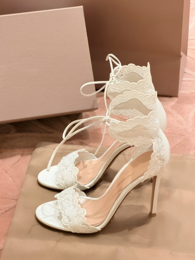 Sandales en dentelle
