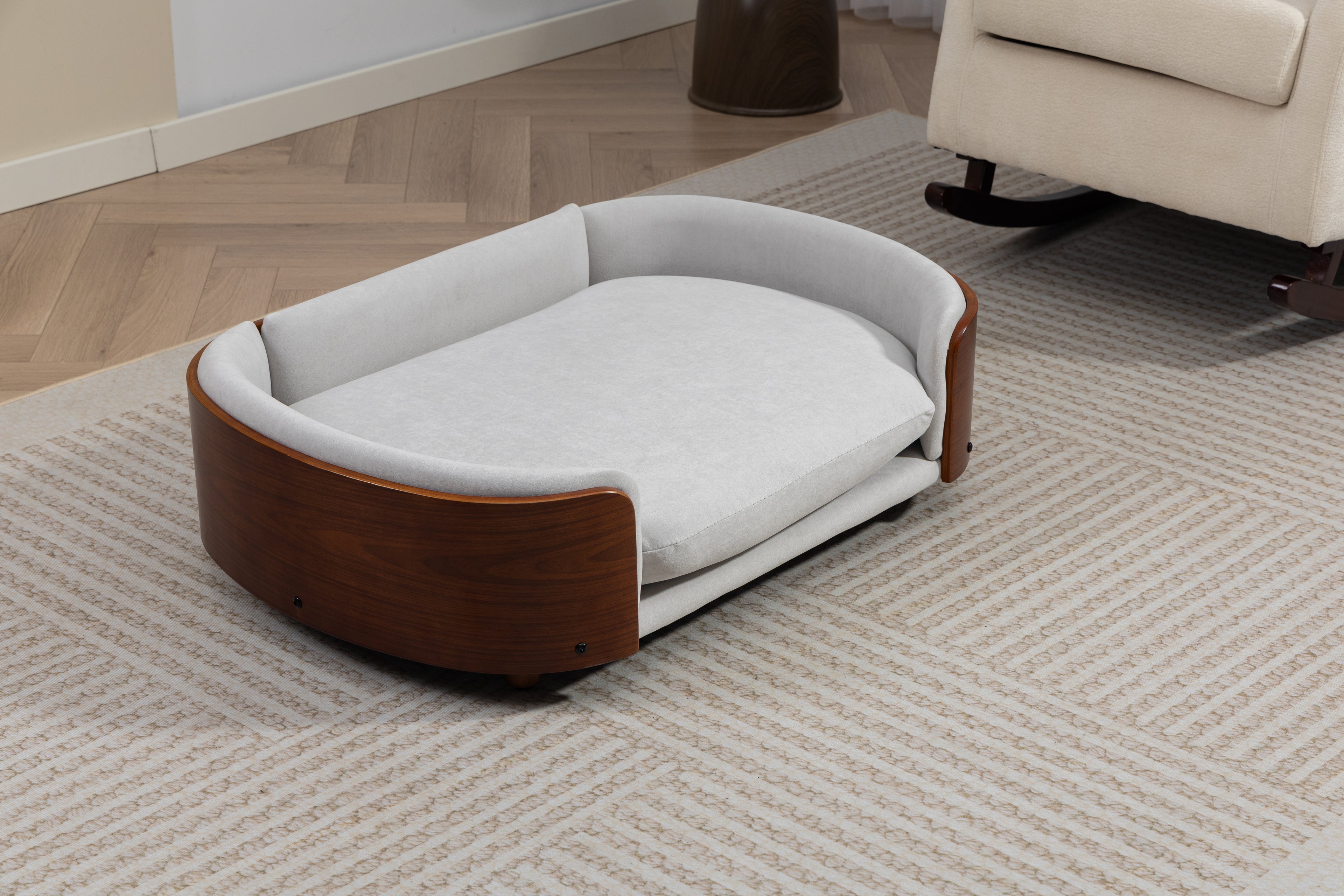 Style scandinave Lit de chien élevé Sofa Pet avec pieds en bois massif et noyer Bent Wood Bac