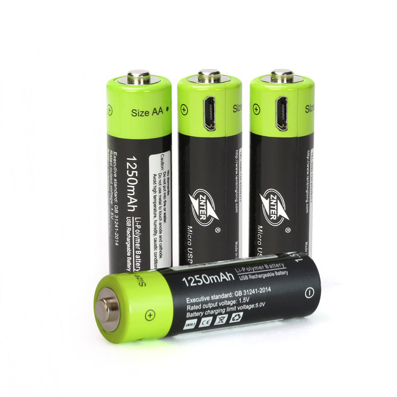 Batterie Lithium rechargeable USB No.5 1.5V Quatre sections Un ensemble de câbles de charge des quatre Drag