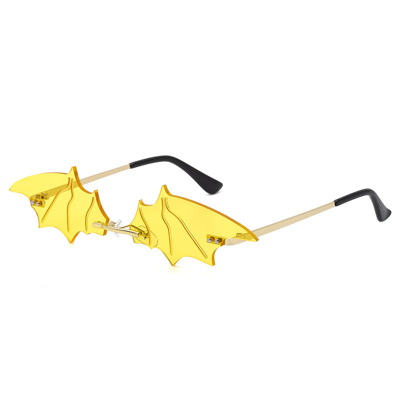 Lunettes de soleil de Bat Female Funny Prom Trendy Street Photographie Lunettes de soleil Small Frame European