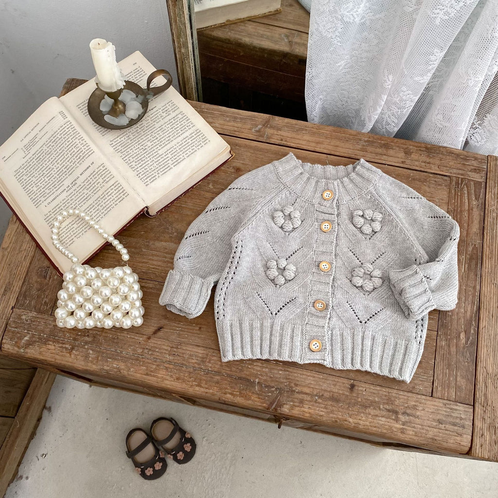 Bébé fille Hollow dehors main crochet boule tricotée Sweater manteau tout-appariement