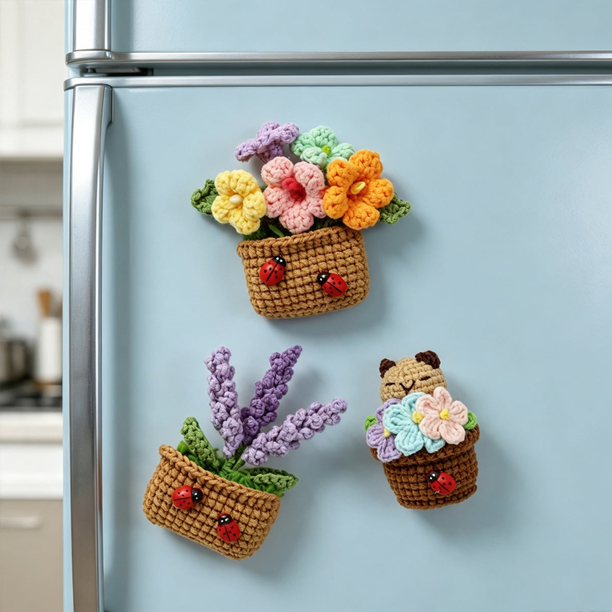 Crochet à la main usine en pot d'aimant de réfrigérateur trois pièces ensemble avec Ladybug accessoires mignon