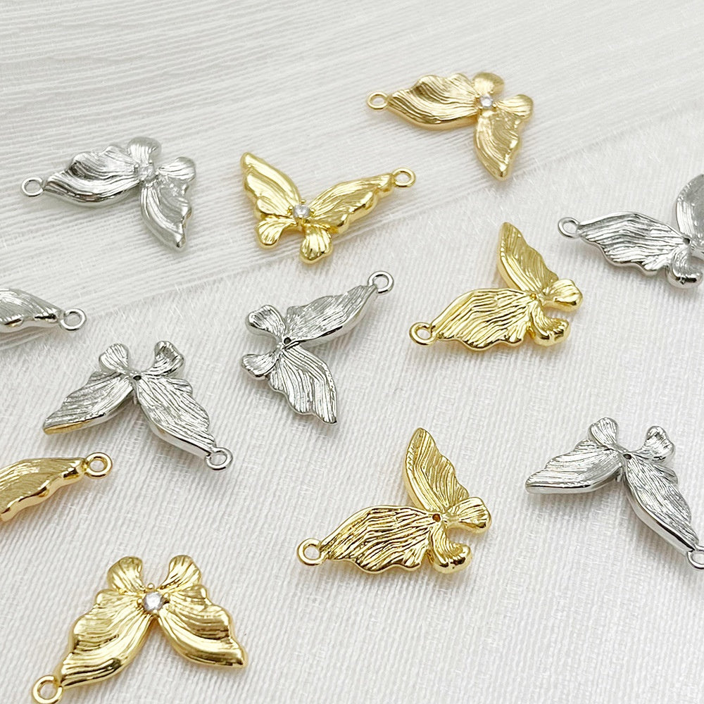 Real Or Grain fin Pendentif à papillon incliné tridimensionnel