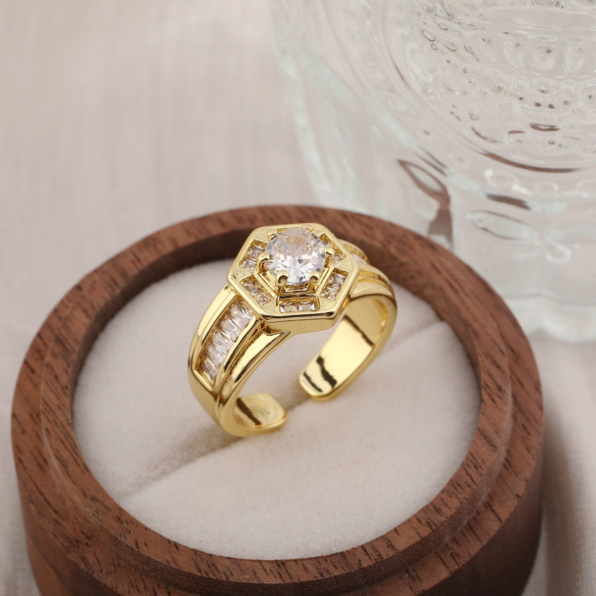 European And American Hot-Selling Fashionable and Unique Water Drop Zircon Anneaux pour femmes
