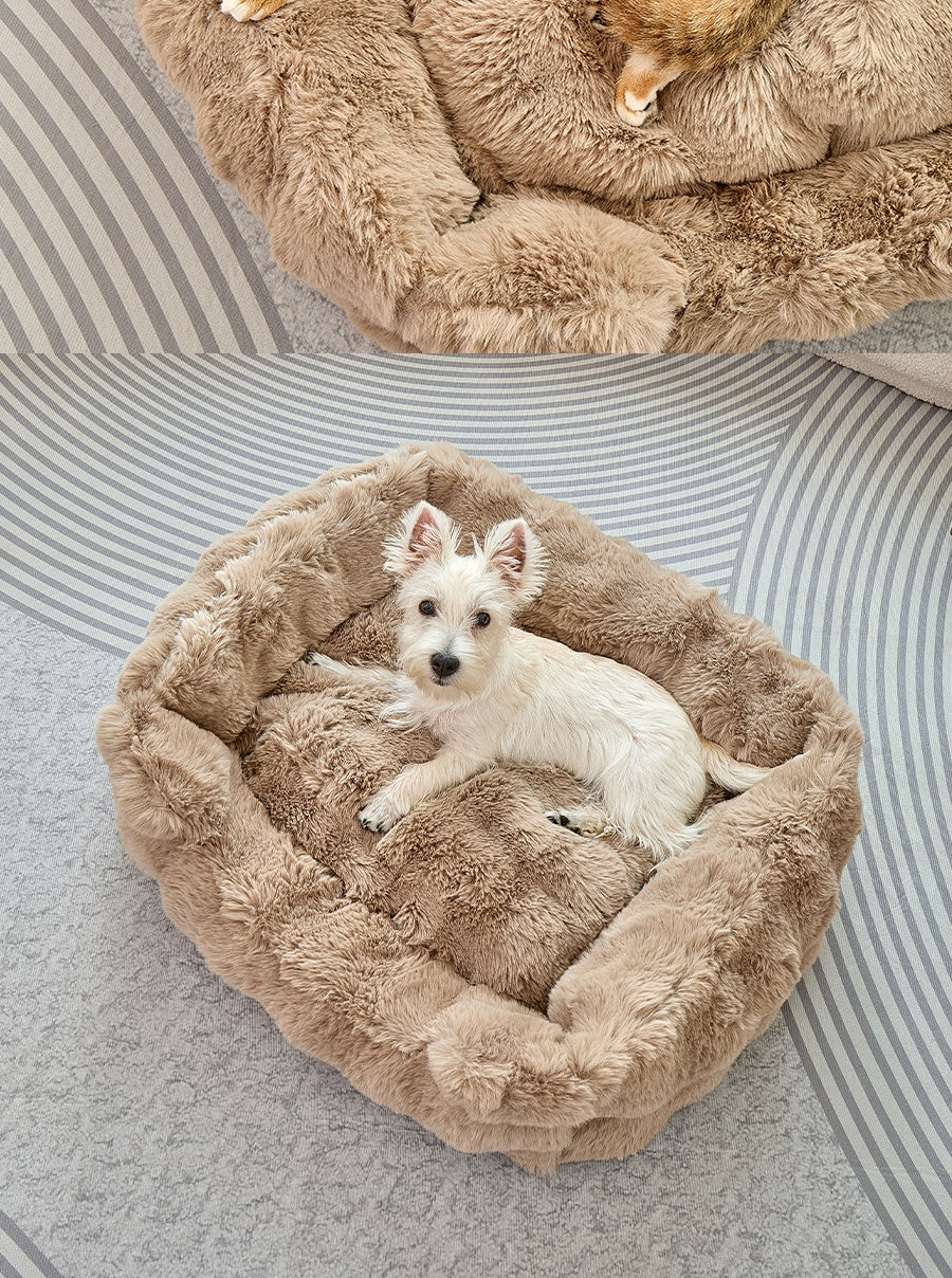 Lit carré en peluche