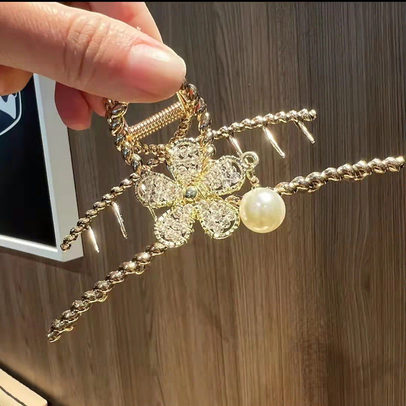 Clover Crystal Attrapez l'arrière de la tête